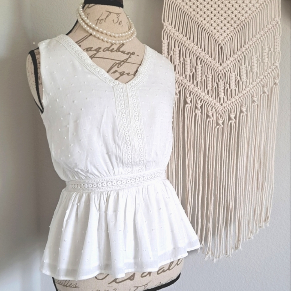Small Miami Textured White Sleeveless Blouse